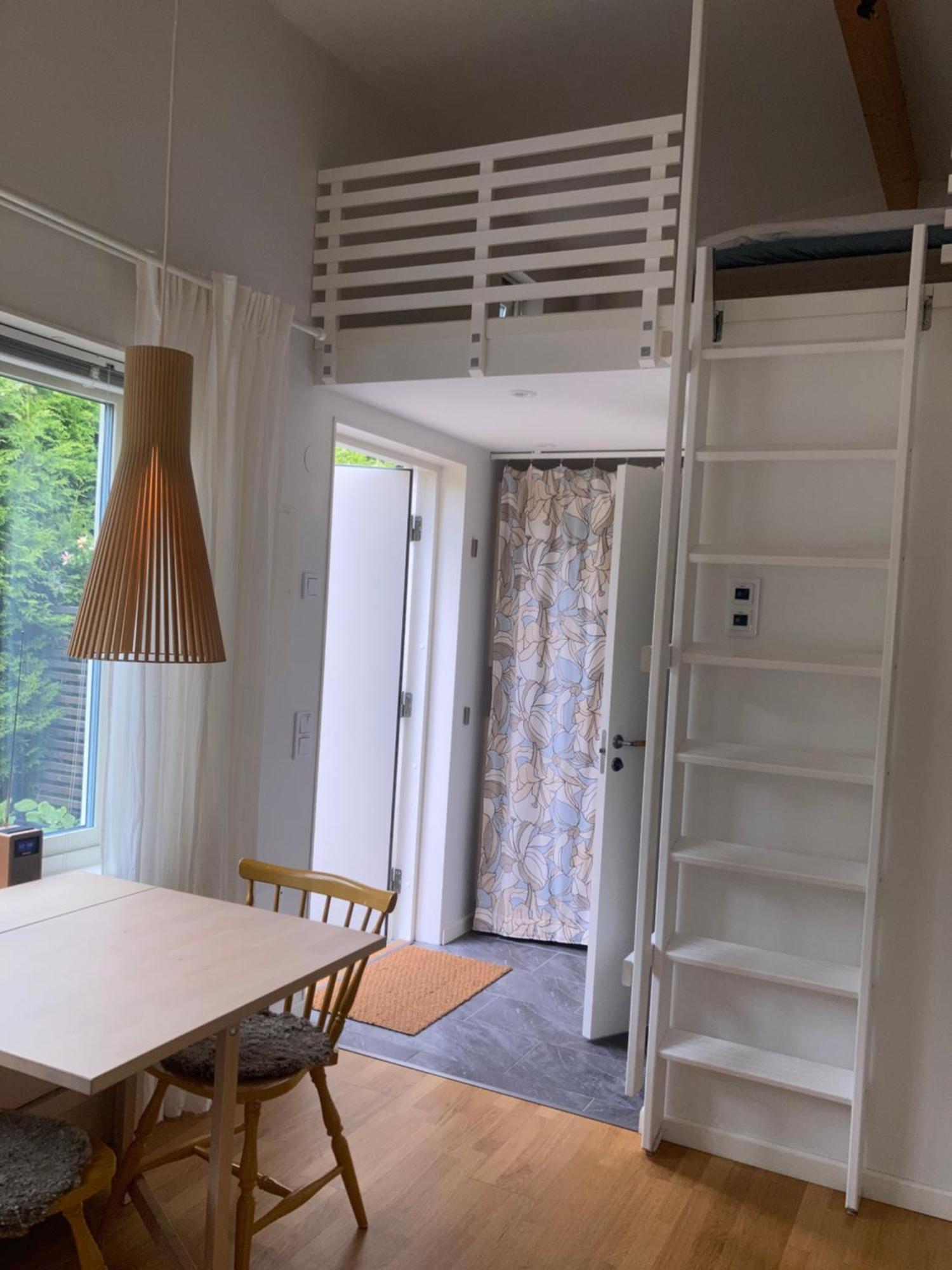Tiny Grey House With Loft, 15 Min From City Center Gotemburgo Exterior foto