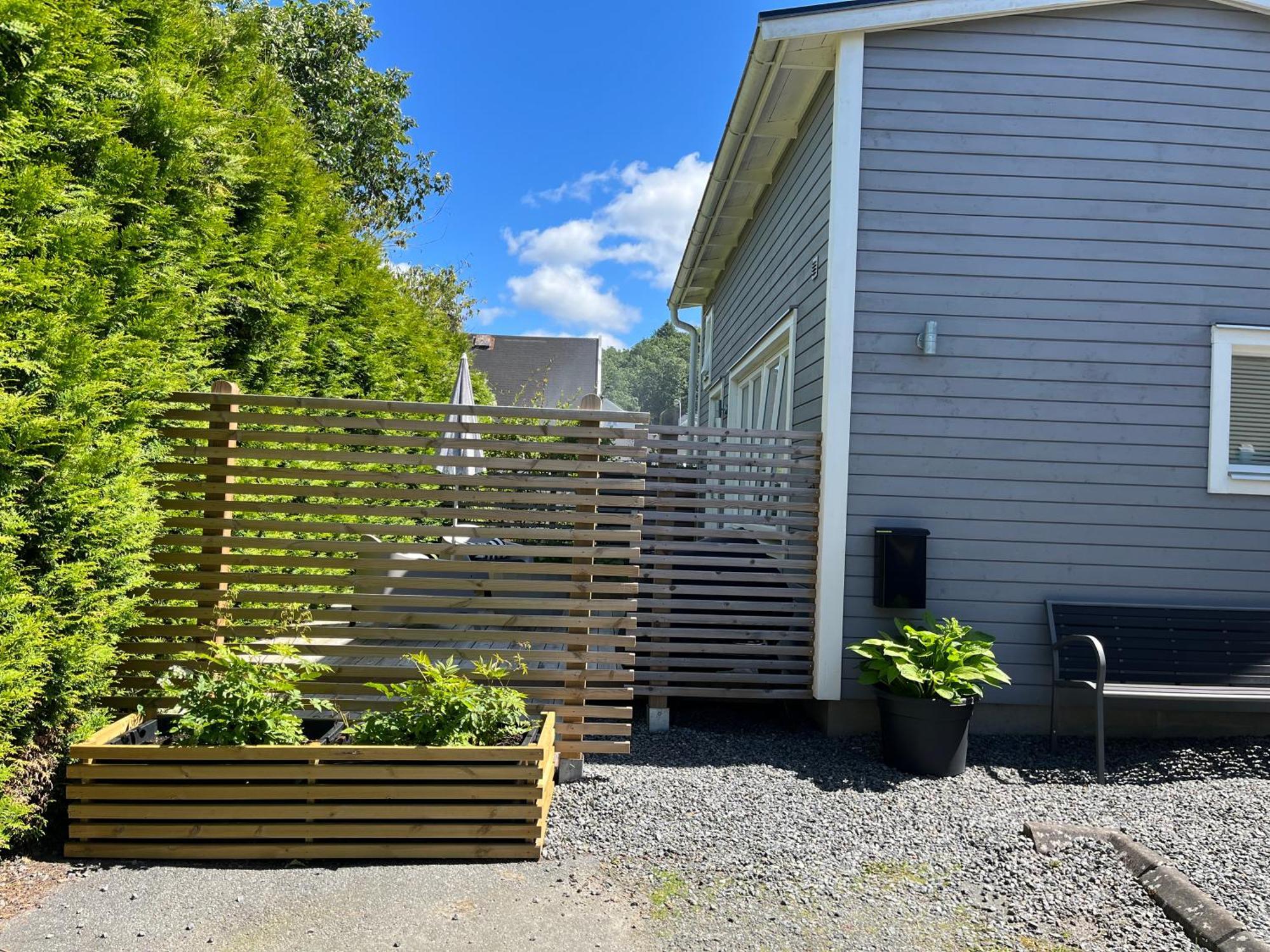 Tiny Grey House With Loft, 15 Min From City Center Gotemburgo Exterior foto